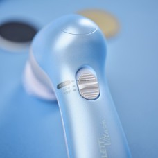 Прибор для чистки лица и тела SCARLETT SC-CA305M03 (голубой)